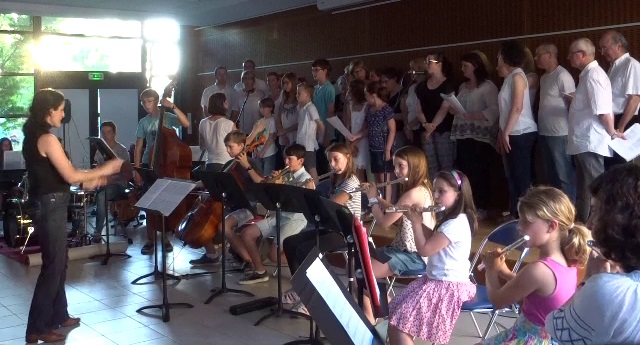 "Tous les Cris les SOS", par l'orchestre junior et les chorales