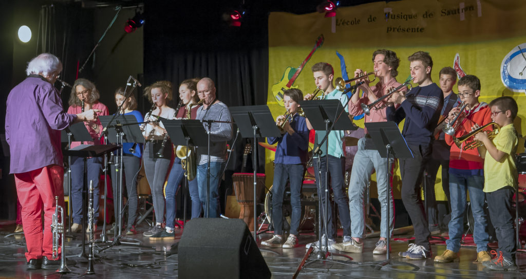 Clarinétistes et trompétistes, lors de la fête de l'école