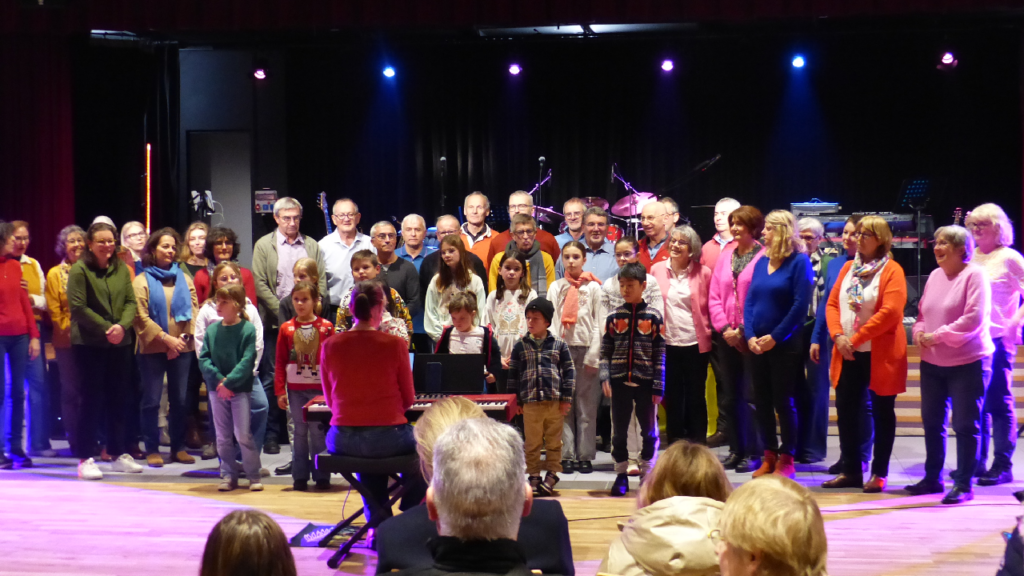 chanson "La Croisade des enfants", de Higelin, par les chorales enfants et adultes